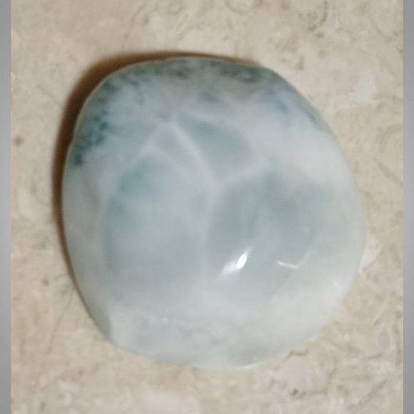 LARIMAR tumbled stone rock crystal    CHAKRA : inner peace : harmony : joy 01 - Picture 3 of 7